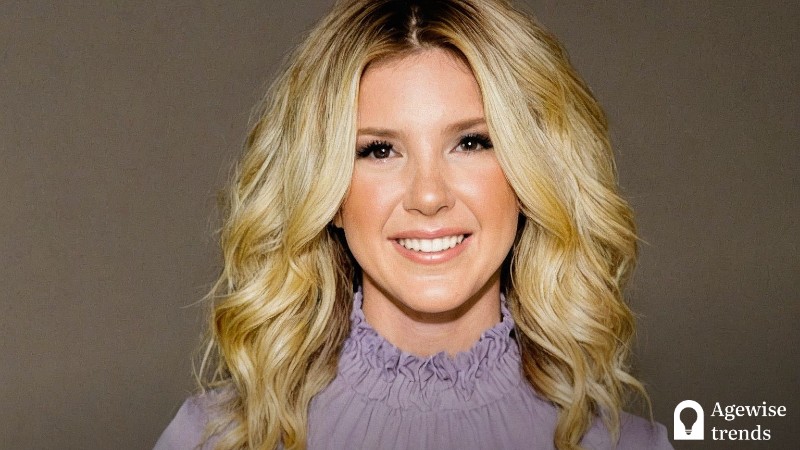 35-Year-Old Lindsie Chrisley Opens Up About Her Dad's Strict Dress Code Rules Growing Up, Concept art for illustrative purpose, tags: age-appropriate - Monok